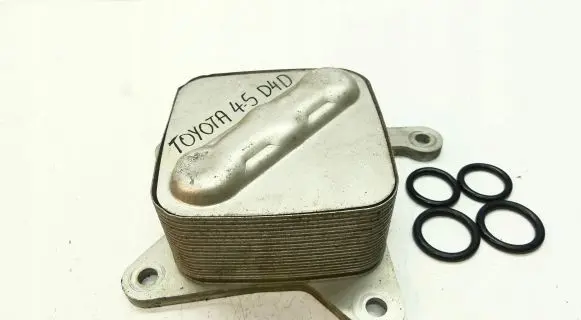 Oil filter mounting bracket