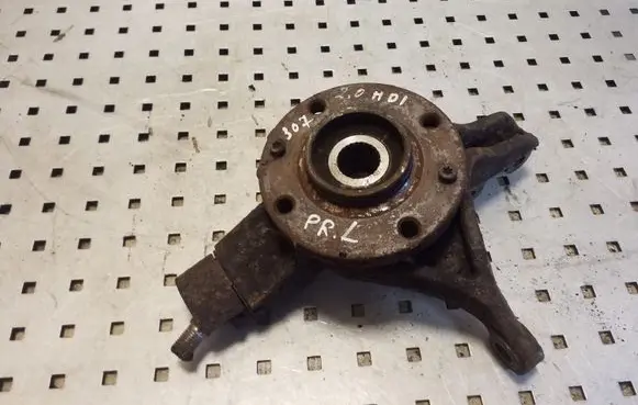 Front wheel hub