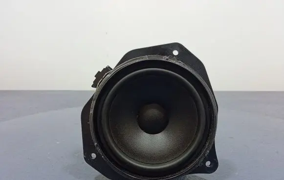 Volkswagen Touareg II Subwoofer speaker 7P6035415D