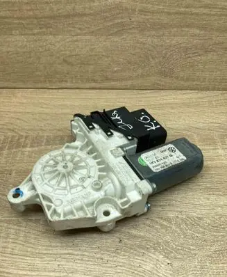 Volkswagen Jetta V Rear door window regulator motor 1K5839401G 1K0959703P