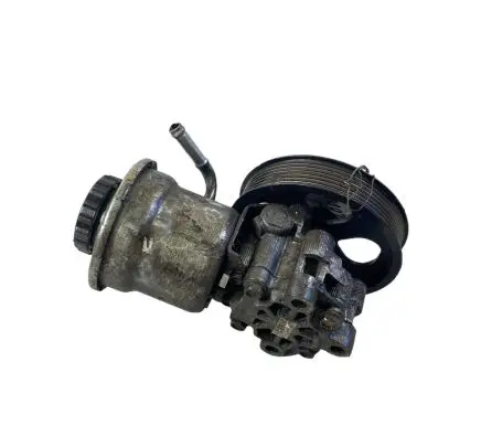 Toyota Avensis T250 Power steering pump