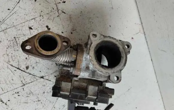 Opel Zafira A Electric throttle body valve J8CP01