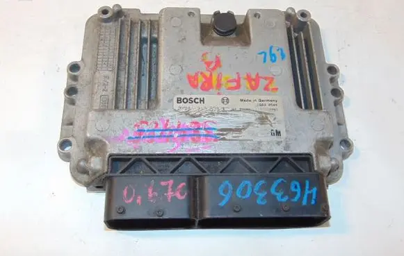 Opel Zafira B Engine control unit/module 0281013593