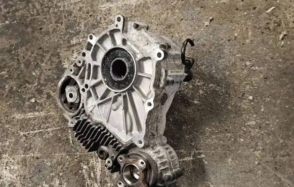 BMW 3 E92 E93 Gearbox transfer box case 7599690