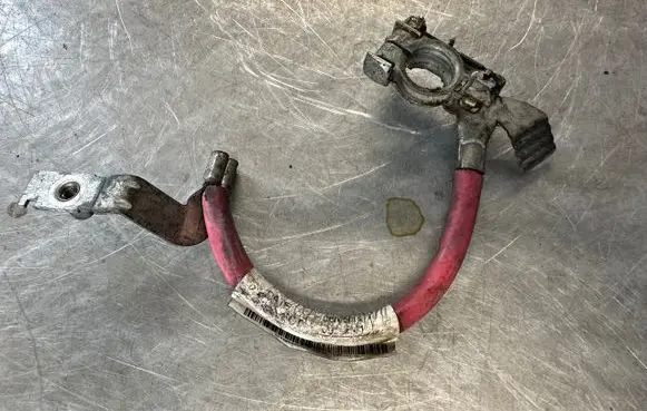 Renault Scenic III - Grand scenic III Positive cable (battery)