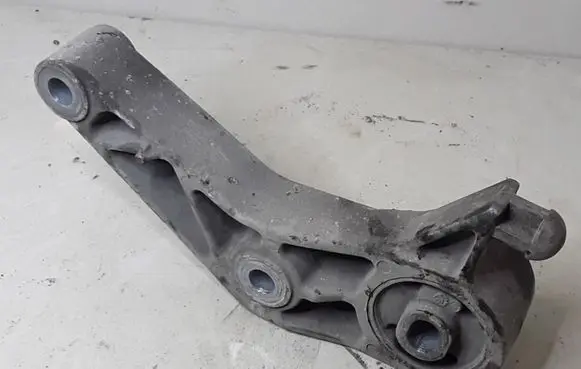 Opel Corsa C Gearbox mount 9227883