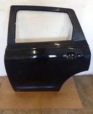 Nissan Qashqai+2 Rear door