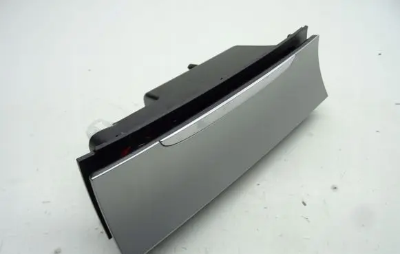 Volkswagen PASSAT B6 Car ashtray 3C0863284G