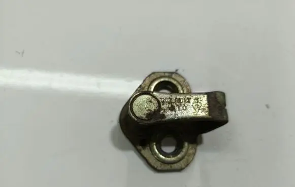 Renault Thalia I Front door lock loop/hook striker 