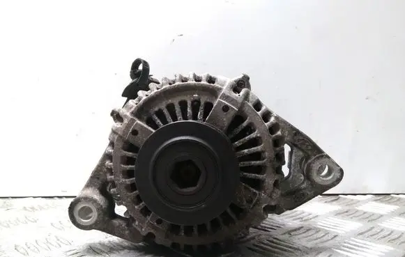 KIA Sorento Generator/alternator 373004A300 021319212