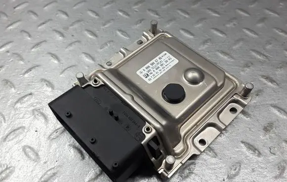 Mercedes-Benz C W205 Reducing agents exhaust control unit A0009006706 0281031381 1034486044