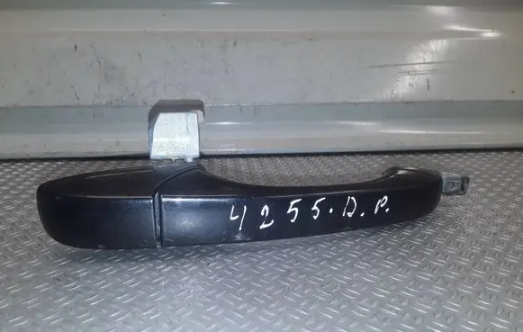 Dodge Caliber Front door exterior handle 