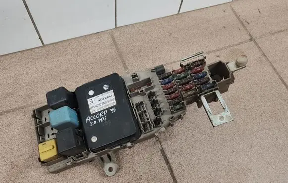 Honda Accord Fuse module 3820ASN7G105 38600SN7G020M1