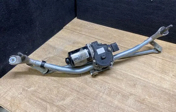 Jaguar XE Front wiper linkage and motor W000060842 179000608424