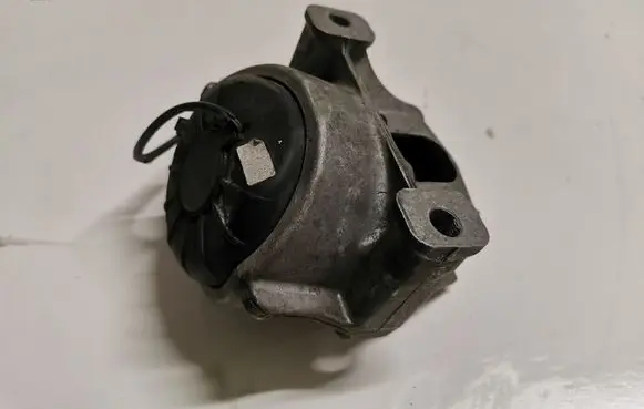 Audi S5 Facelift Engine mount bracket 8R0199381