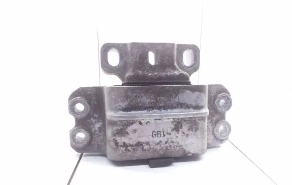 Volkswagen PASSAT B6 Engine mount bracket 3C0199555