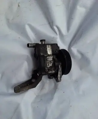 BMW 5 E60 E61 Power steering pump 7652974105 677936203