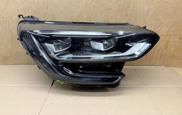 Renault Megane IV Headlight/headlamp 260103857R 90060931