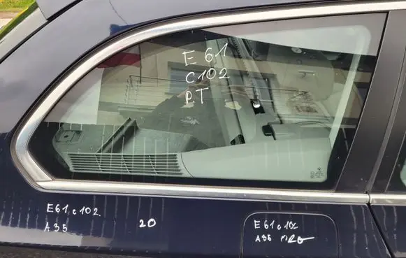 BMW 5 E60 E61 Front triangle window/glass SZYBAKAROSERYJNA