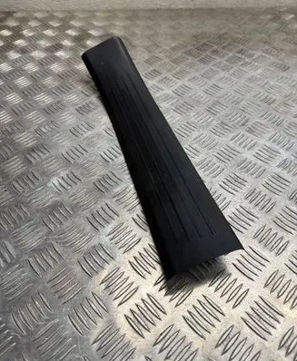 Mercedes-Benz GLE W167 Rear sill trim cover A1676803601