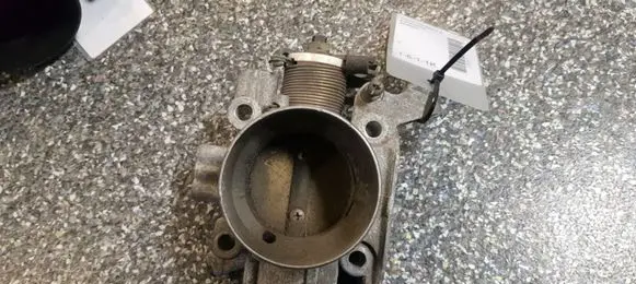 Volvo S40, V40 Throttle valve