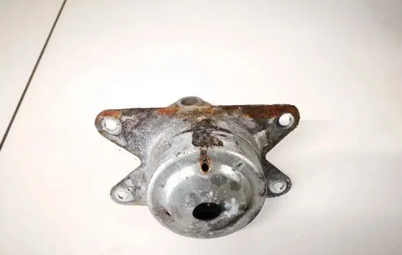 Opel Astra G Engine mount bracket 90598543
