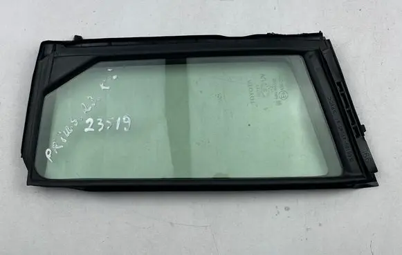 Toyota Prius xw60 Rear vent window glass 43R005834