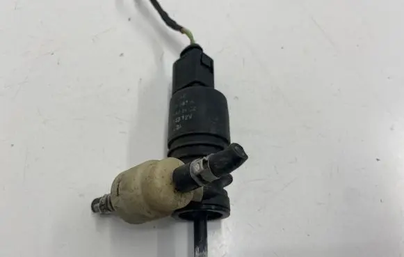 Volkswagen Touran I Windscreen/windshield washer pump 1T0955651A