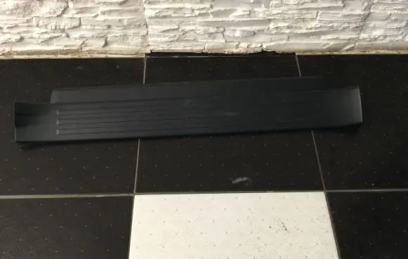 Toyota Land Cruiser (J150) Front sill trim cover