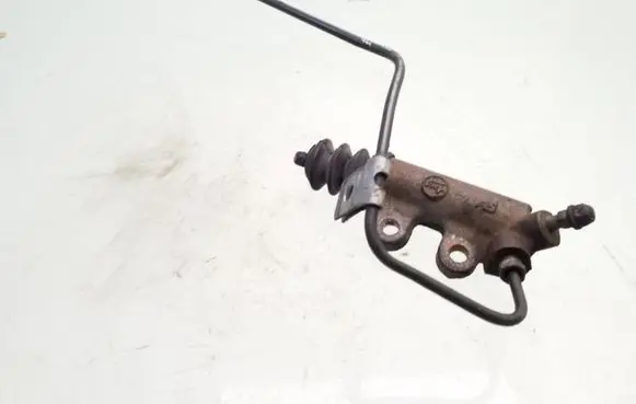 Toyota Avensis T250 Clutch slave cylinder 