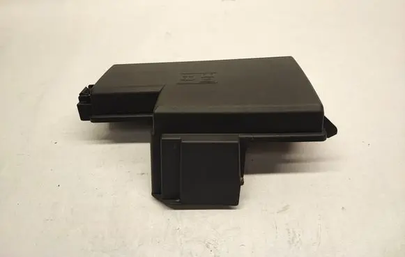 Ford Mustang VI Fuse box cover 