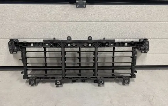 Porsche Cayenne (9Y0 9Y3) Intercooler air channel guide 9Y0806255DKPD183 8X0806255B