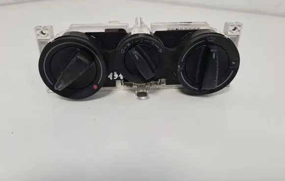 Skoda Octavia Mk1 (1U) Climate control unit 1U0819045