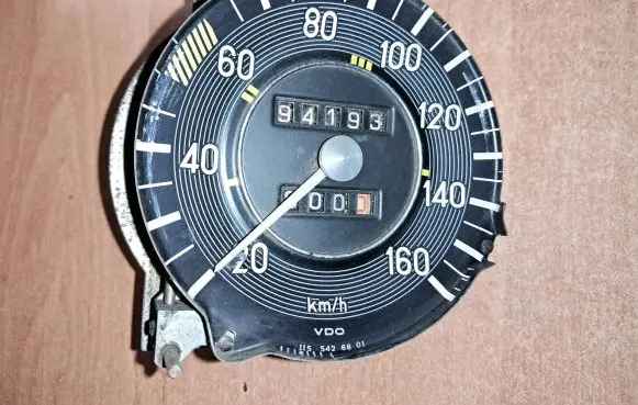 Mercedes-Benz COMPAKT W115 Speedometer (instrument cluster) 1155426801