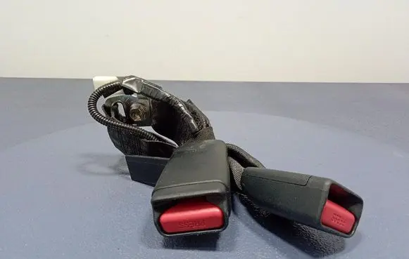 Toyota Auris E180 Front seatbelt 308826010