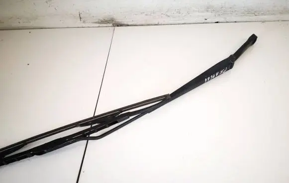 Volkswagen Golf IV Front wiper blade arm 1j1955409a
