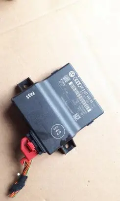 Audi A4 S4 B8 8K Gateway control module 8T0907468aa