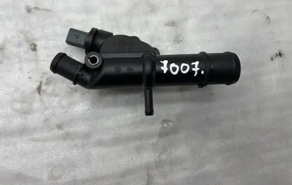 Volkswagen PASSAT B6 Thermostat housing 03L121132