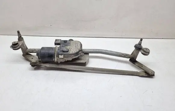 Volkswagen PASSAT B6 Front wiper linkage and motor 3C1955023E