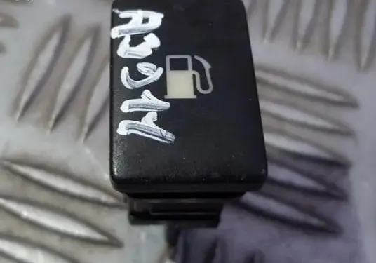 Peugeot 406 Fuel tank opening switch 15C2521