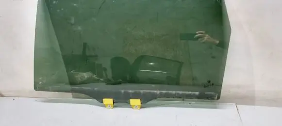 Rear door window glass