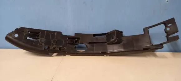 Volkswagen Touareg I Front bumper mounting bracket 7L6807184C