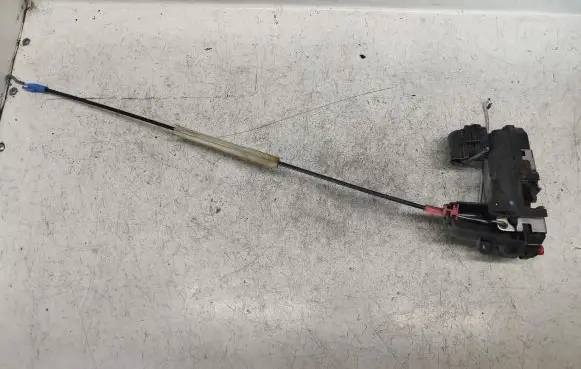 Opel Zafira B Rear door lock