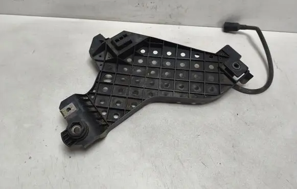 Audi Q3 8U Headlight/headlamp mounting bracket 