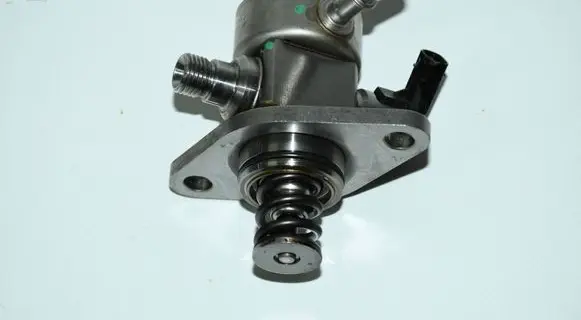 Citroen C4 Cactus Fuel injection high pressure pump 9807550080