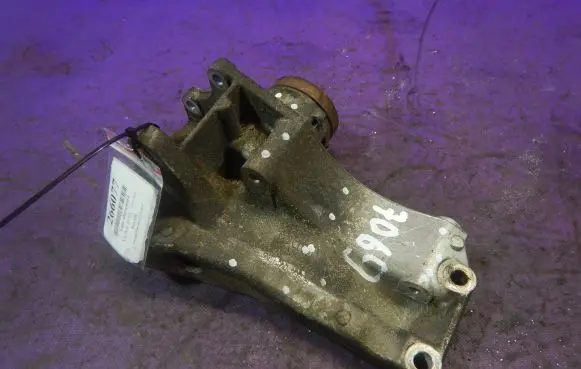 Volkswagen Polo III 6N 6N2 6NF Generator/alternator bracket 030145169H