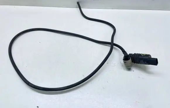 Mercedes-Benz E W212 Windscreen/windshield washer pump 2048660221