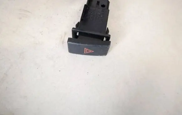Toyota Avensis T250 Hazard light switch tr9503 157963