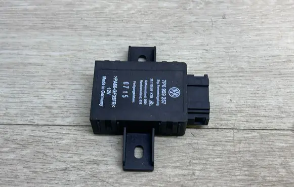 Volkswagen Touareg II Seat heating relay 7P6959257