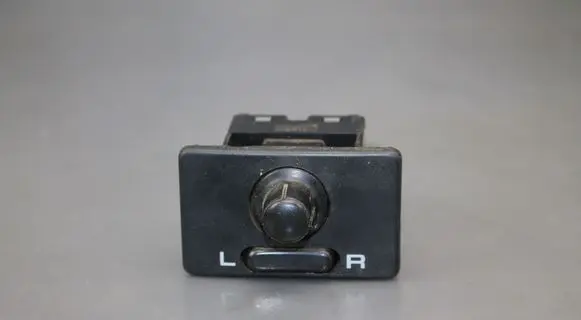 Nissan Almera Wing mirror switch